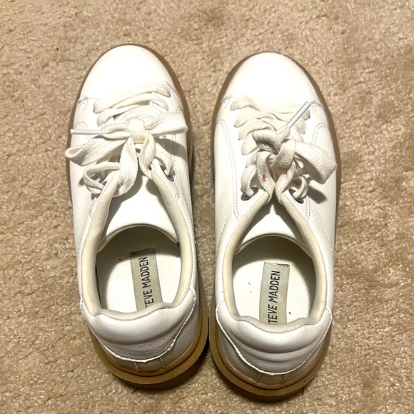 Women’s Steve Madden White Sneakers - Picture 4 of 4